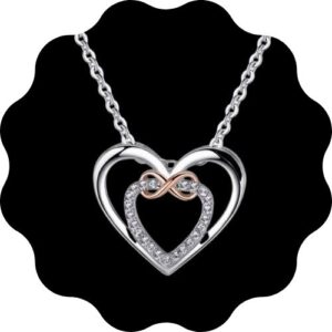 Collier deux cœurs liés par un symbole infini
