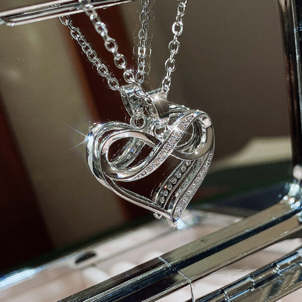 Collier infini incrusté dans un cœur – Image 4