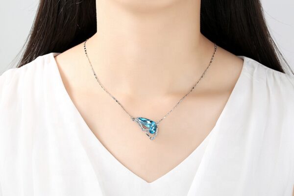 Collier Ailes de papillon pierre bleu ciel – Image 2