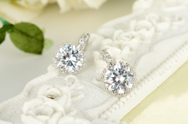 Clous d'oreilles zircons blancs – Image 5