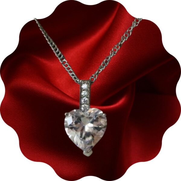Collier pendentif cœur zircon