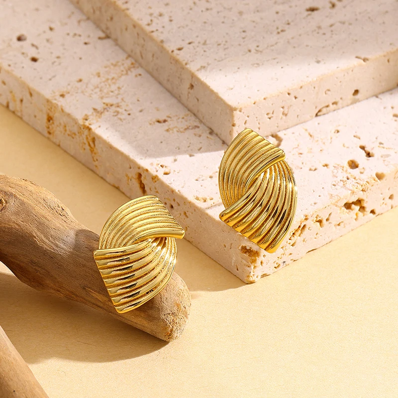 Boucles d'Oreilles Puces Géométriques Plaqué Or Femme – Image 6
