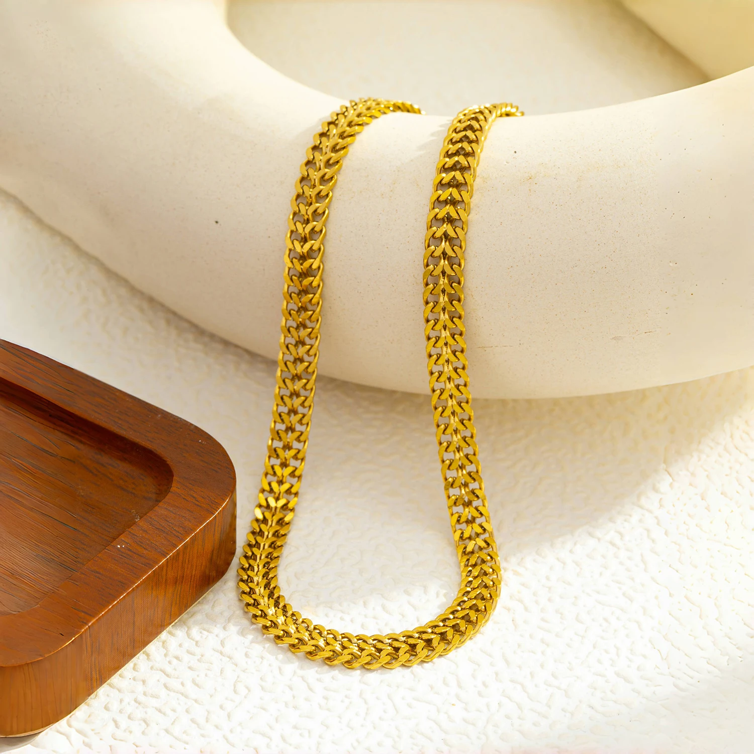 Collier chaîne épaisse femme Acier inoxydable plaqué or 18K vintage – Image 3