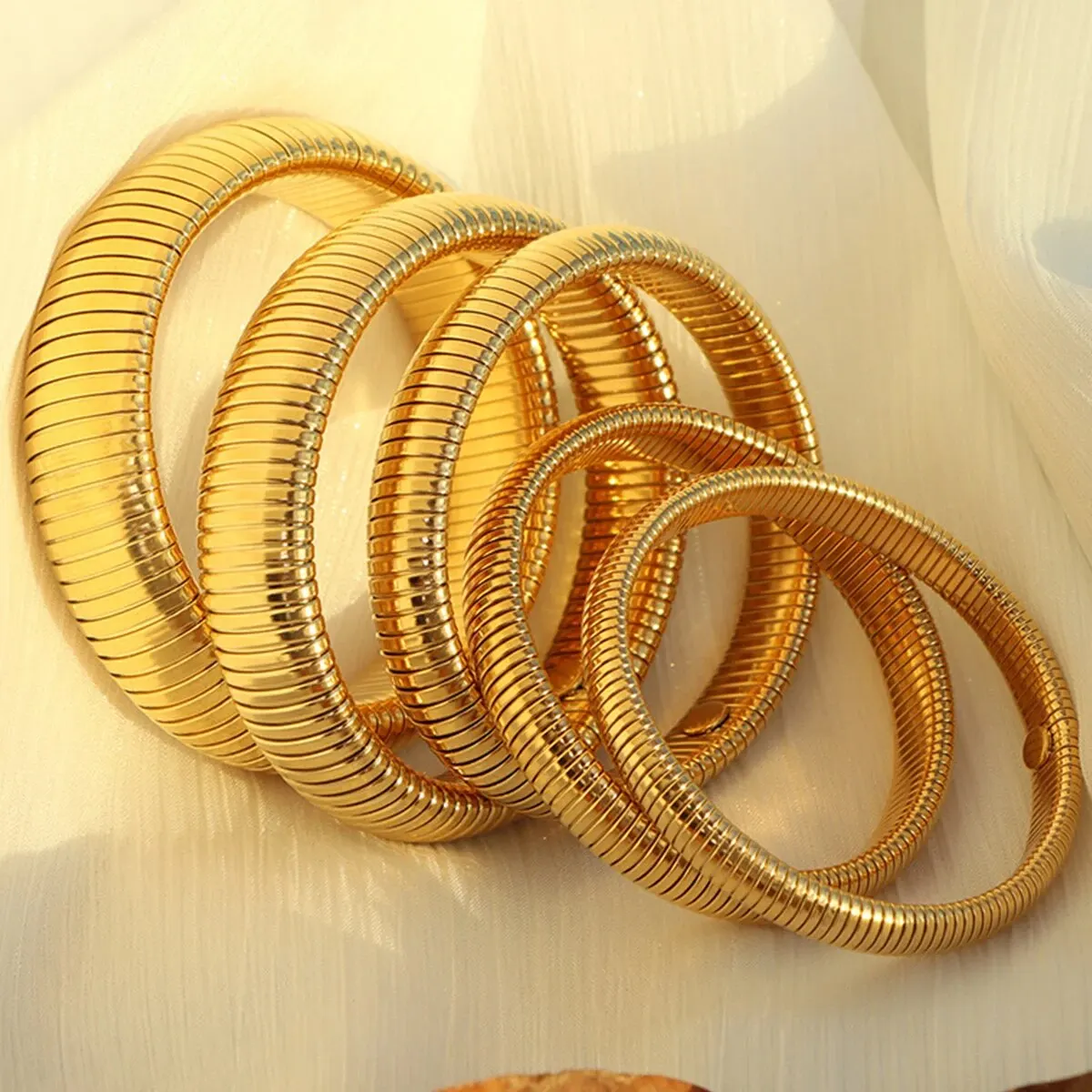 Bracelet Acier Inoxydable Plaqué Or 18K Rétro Unisexe – Image 2