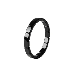 Bracelet homme en perles d'hématite naturelle noire, vu de face sur fond blanc